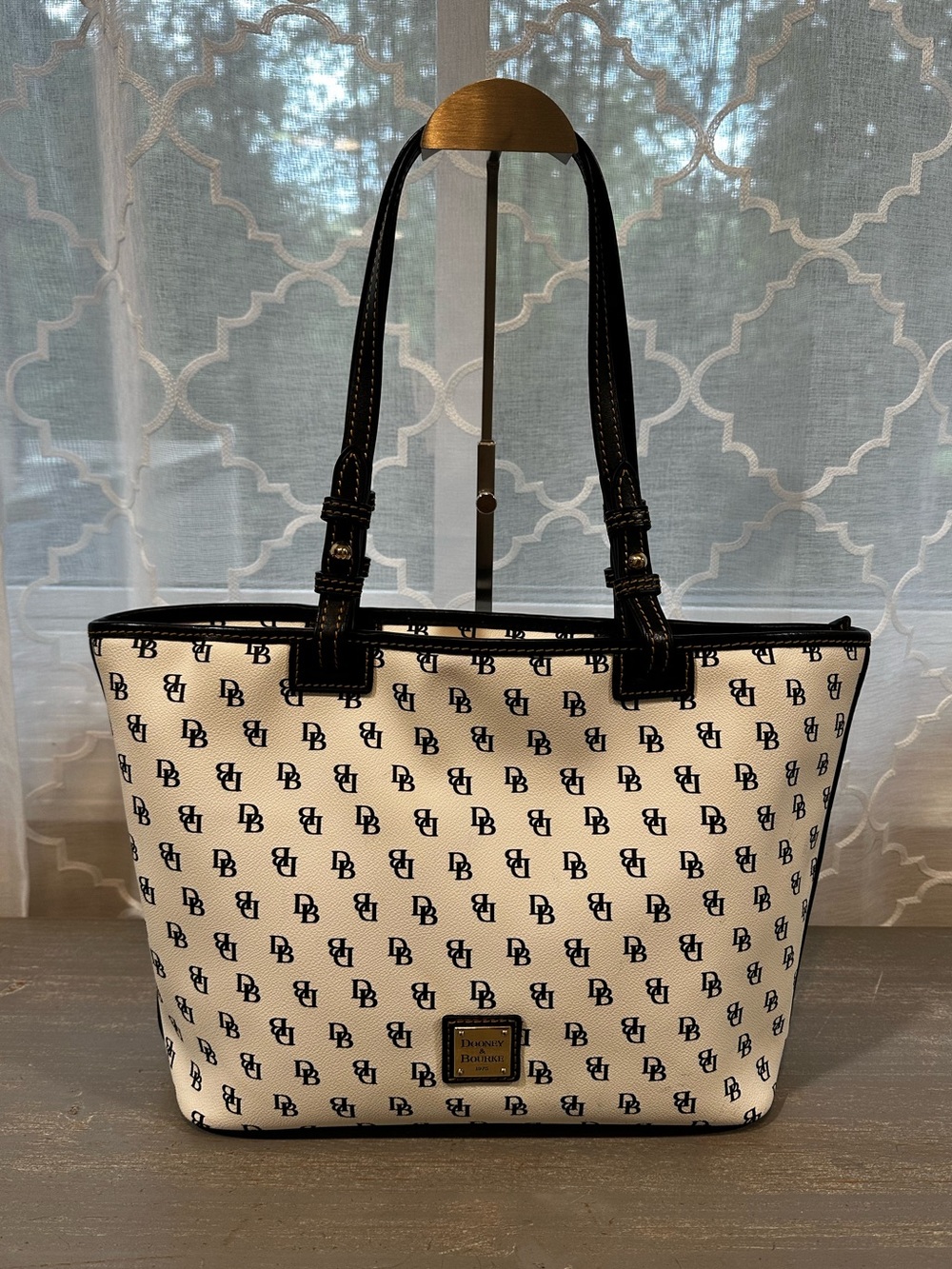 Dooney & Bourke Gretta Small Leisure Shopper Tote - White / Black Monogram